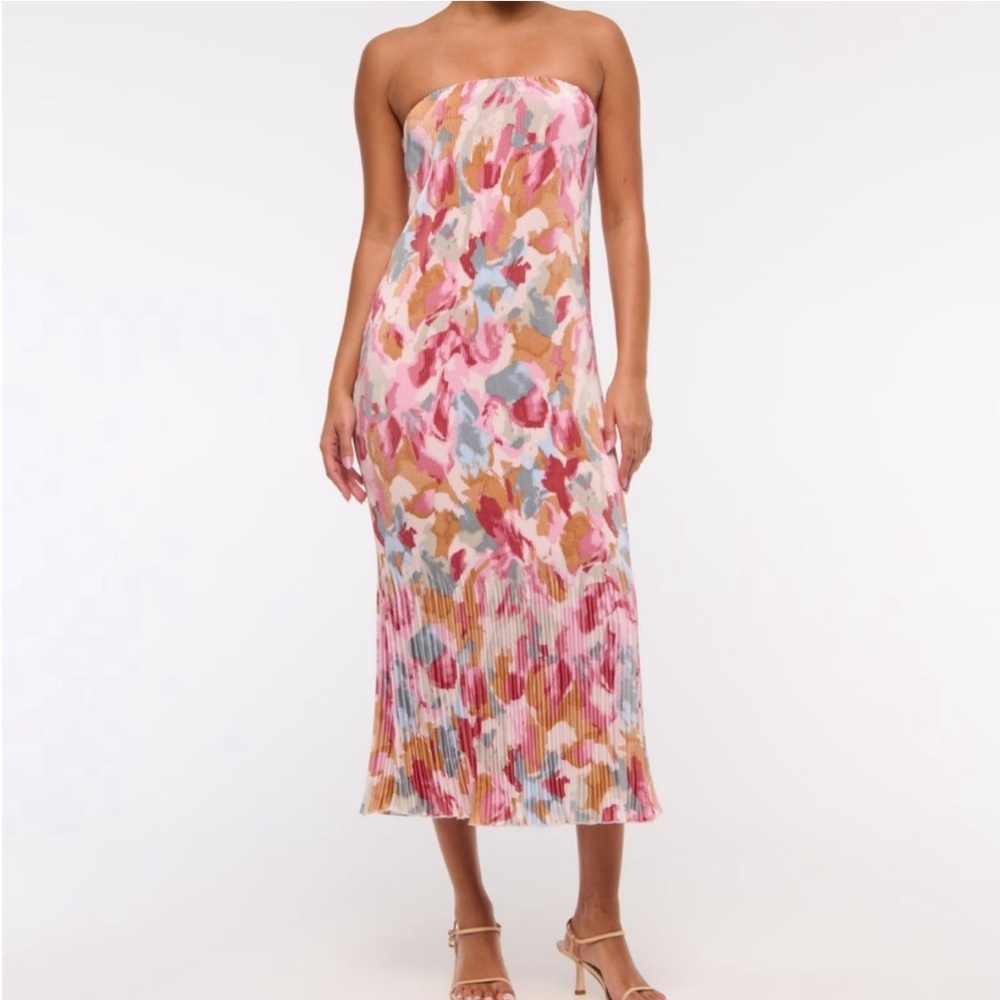 The A&F Giselle Pleat Release Midi Dress